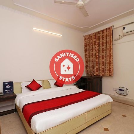 Oyo 11452 Golden Castle Lodge Indirapuram Экстерьер фото