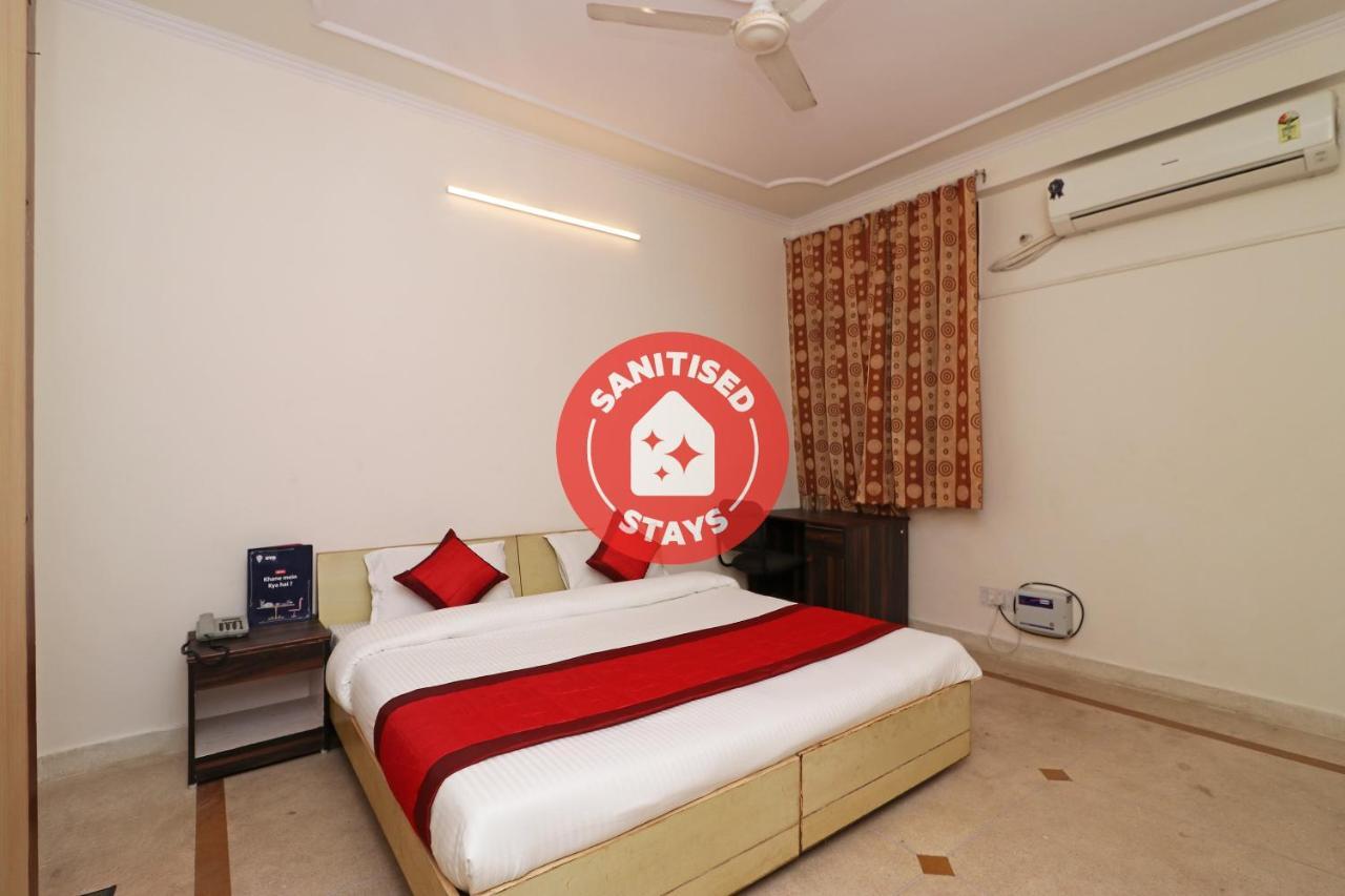 Oyo 11452 Golden Castle Lodge Indirapuram Экстерьер фото