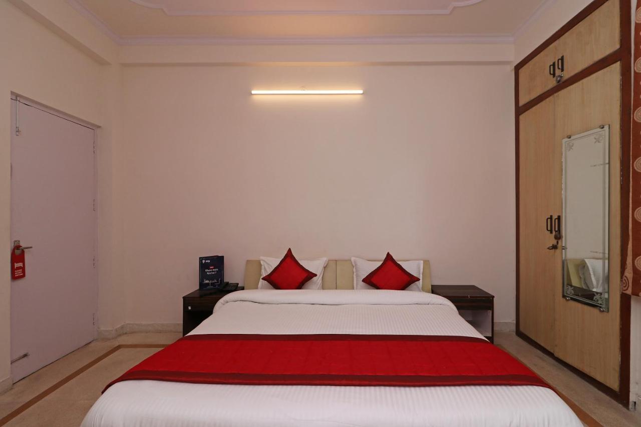 Oyo 11452 Golden Castle Lodge Indirapuram Экстерьер фото