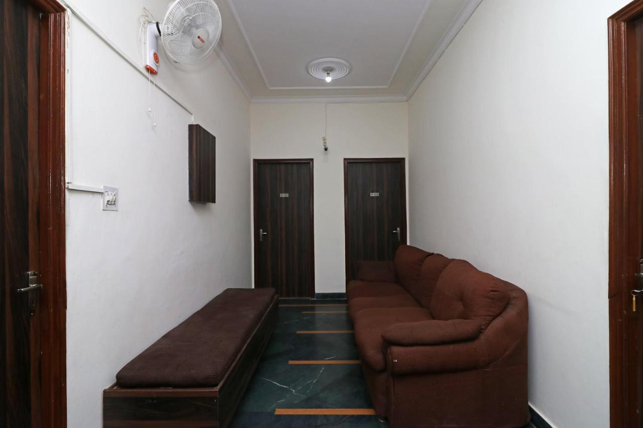 Oyo 11452 Golden Castle Lodge Indirapuram Экстерьер фото