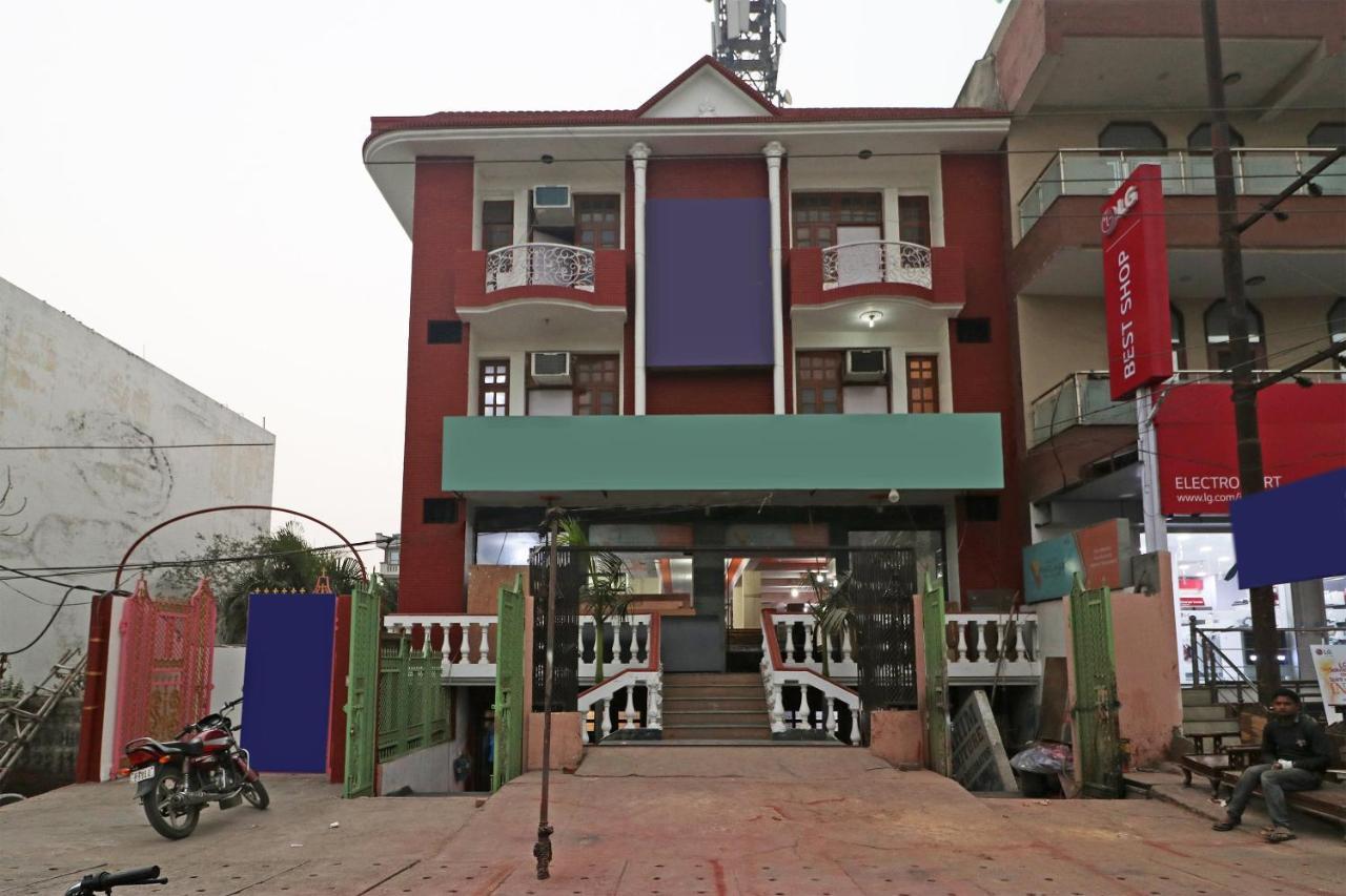 Oyo 11452 Golden Castle Lodge Indirapuram Экстерьер фото