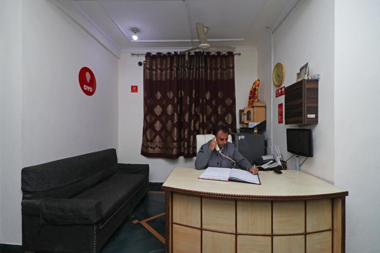 Oyo 11452 Golden Castle Lodge Indirapuram Экстерьер фото